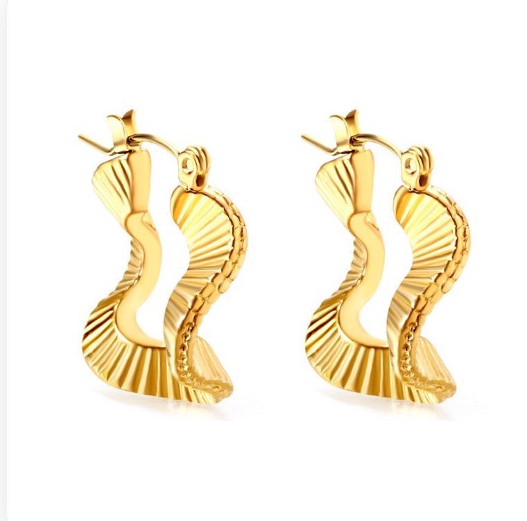 Etta Curvy Hoop Earrings in Gold