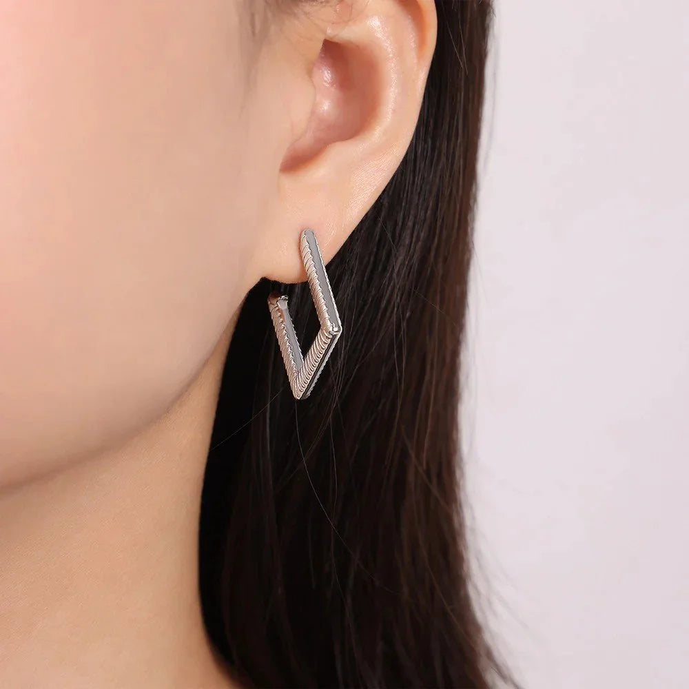 Lacq Earrings in Gold
