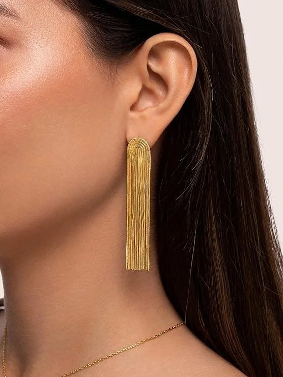 Evie Earrings in Gold