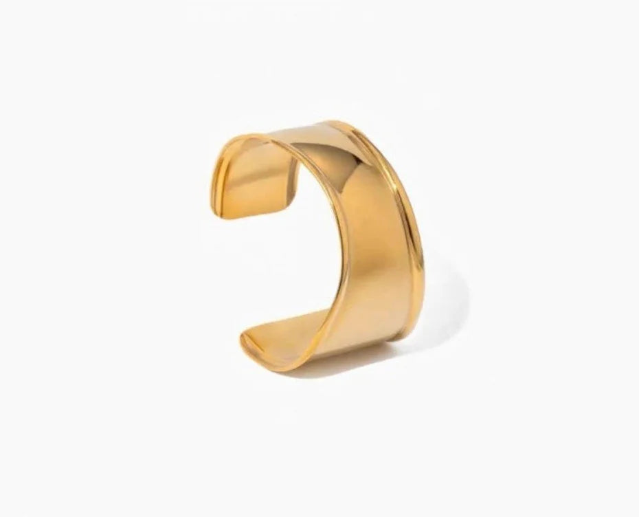 Lelly Cuff Bracelet in Gold