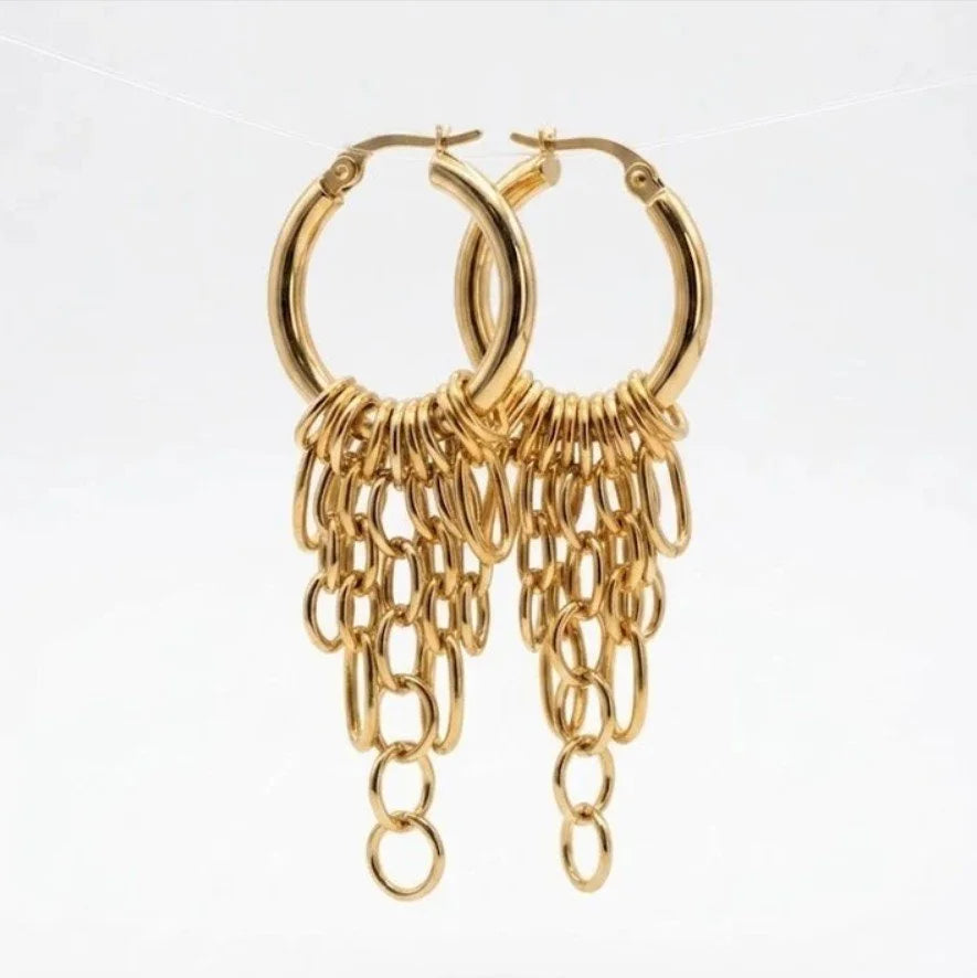 Scottie Hoop Earrings in Gold
