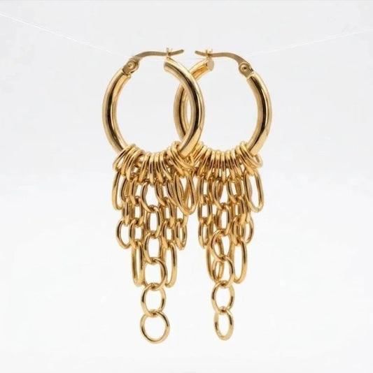 Scottie Hoop Earrings in Gold