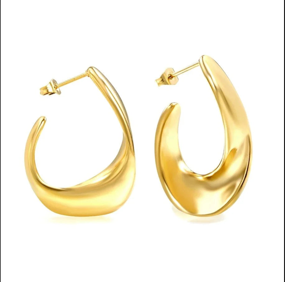 Margot C-Hoop Earrings
