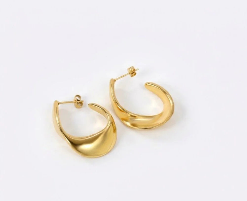 Margot C-Hoop Earrings