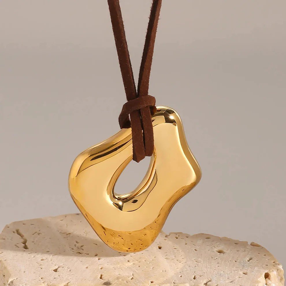 Annick Leather Necklace with Gold Pendant