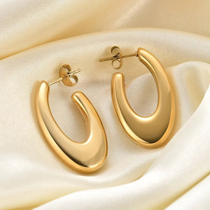 Logan C-Hopp Earrings
