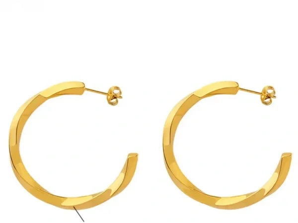 Dax Earrings in Gold